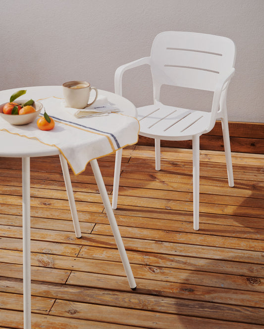 Montjoi round outdoor table in steel with a white finish, Ø 70 cm