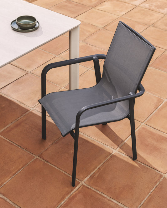 카니아 아웃도어 스태킹 체어 (그레이 텍스틸린/그래파이트 알루미늄)
