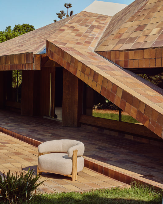 Granite outdoor armchair in beige with legs in FSC 100% solid teak wood in a natural finish