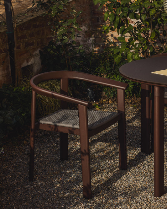 Stackable Erice chair in aluminium and brown rope.